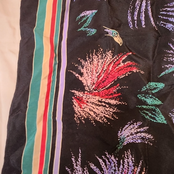 EMANUEL Ungaro silk 30x30" - Picture 7 of 10